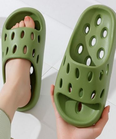 Summer Slippers Bathroom Hollow Out Women Men Slides Summer EVA Shoes Soft Anti-Slip Flip Flops Indoor Outdoor Sandals Couple