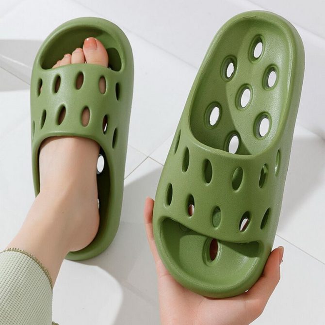 Summer Slippers Bathroom Hollow Out Women Men Slides Summer EVA Shoes Soft Anti-Slip Flip Flops Indoor Outdoor Sandals Couple