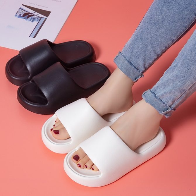 Unisex Thick Soled Anti-Skid Silent Bathroom Slippers Solid Color Home Eva Indoor Soft Shoes Couple Women Men Slippers Slides